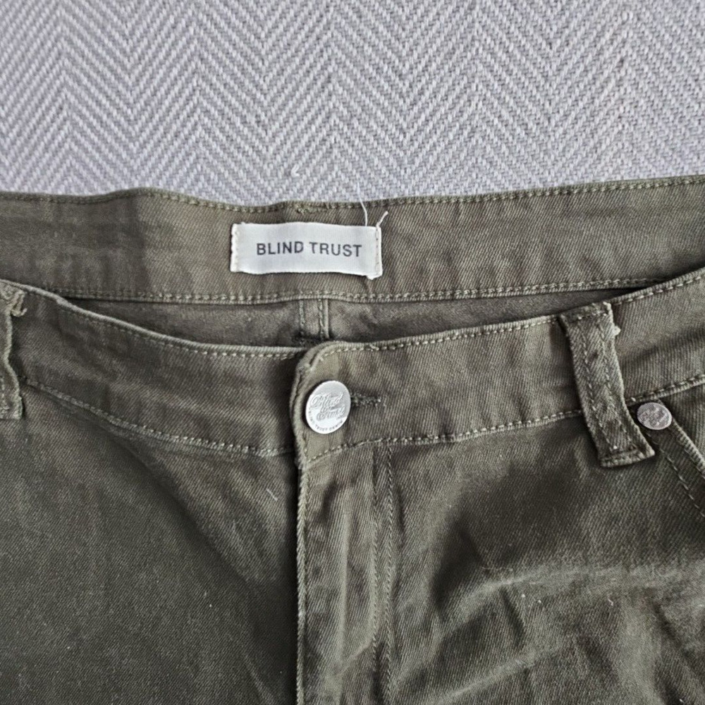 Blind Trust Jeans Men's 42x32 Green Stretch Denim Distressed Streetwear Lined - Picture 10 of 16